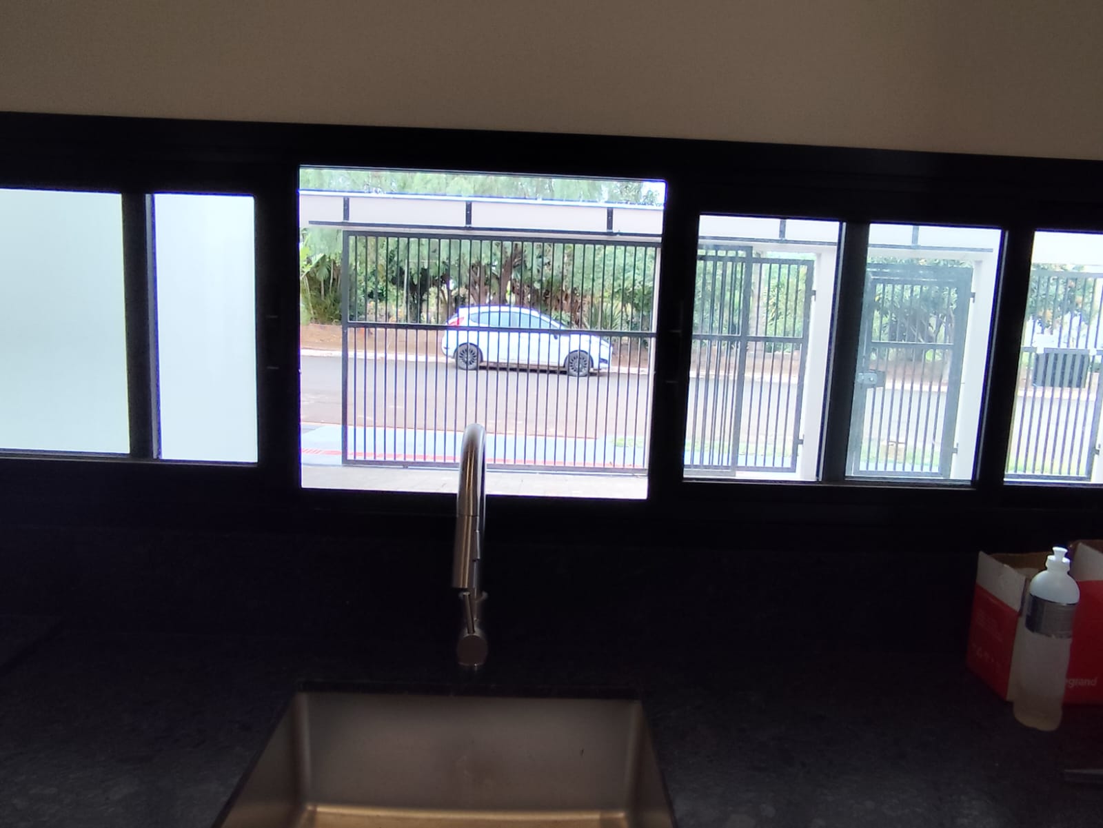 foto do anúncio Casa à venda no Jardim Chamonix, região Leste de Londrina/PR. Residência nova com 161m² de construção em terreno de 250m², pronta para morar!